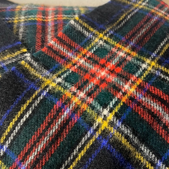 The Irish Woolen Mills 100% Wool Plaid Scarf with Fringe - Picture 5 of 7
